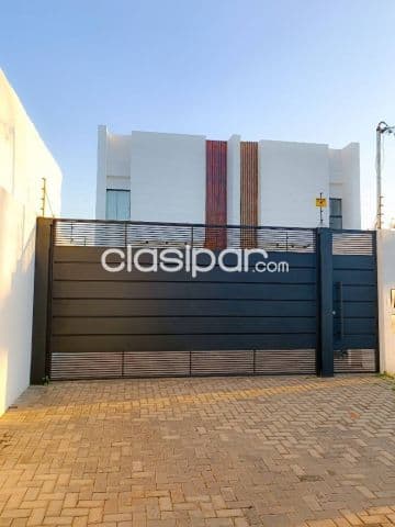 Duplex amoblado 5 dorm piscina B Loma Merlo Luque Central