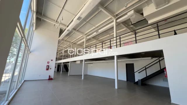 complejo Corporativo en Fernando de la Mora con Show Room, foto 3