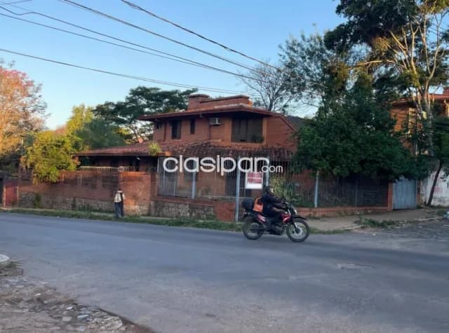 Terreno en esquina con casa a demoler en Venta, foto 2