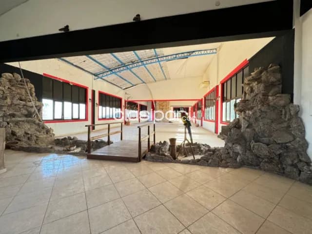 Edificio comercial 4 pisos con ascensor 1400m2 zona Mercado 4 San Roque, foto 4