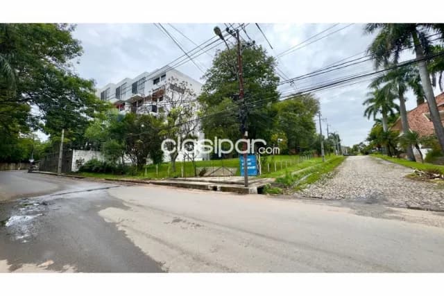 Lambaré, P. del Yacht y Golf Club - Terreno con Casa a Refaccionar, foto 3