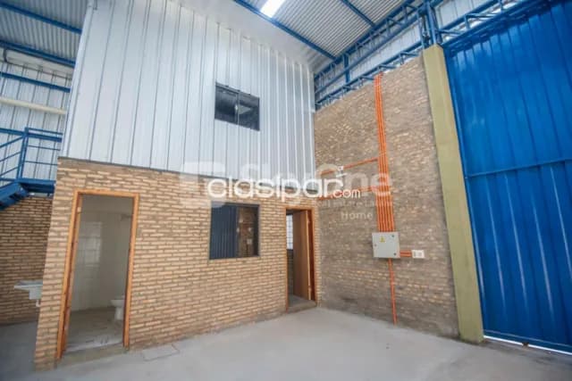 DEPÓSITO / TINGLADO / GALPÓN – 585 m² San Lorenzo – Zona Palacio de Justicia, foto 3
