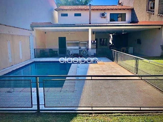 Casa 3 dorm en suite con piscina en Barrio Mcal Estigarribia Asuncion, foto 3