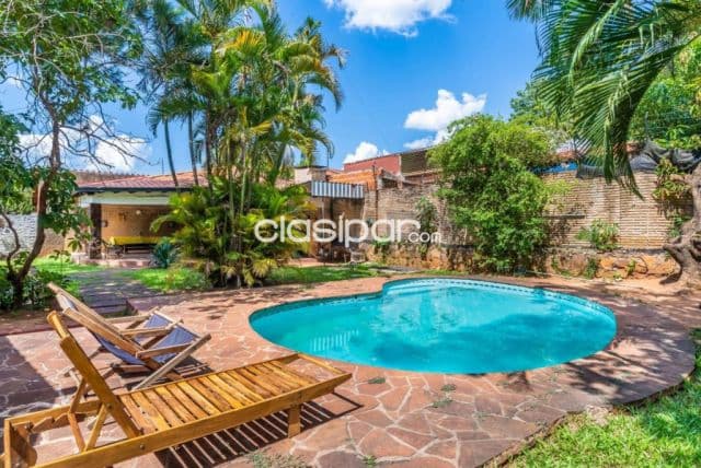 Residencia Exclusiva en Venta en Villa Adela, Luque