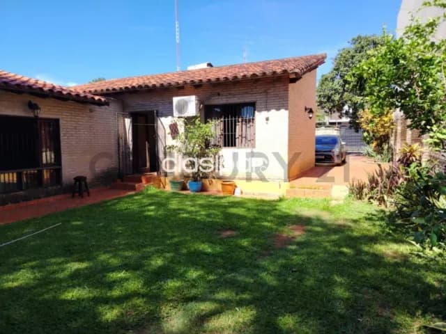 de Amplia Casa en Luque, foto 3