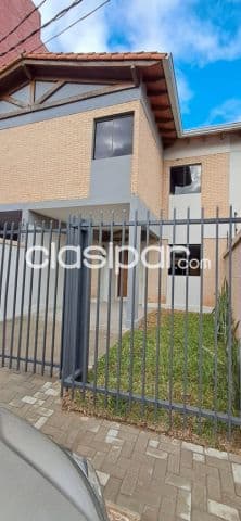 Dúplex de 3 Dormitorios en excelente ubicación a 20 mts Avda Zavalas Cue Fdo Sur