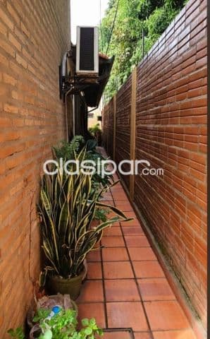 Casa familiar de 4 habitaciones en Luque