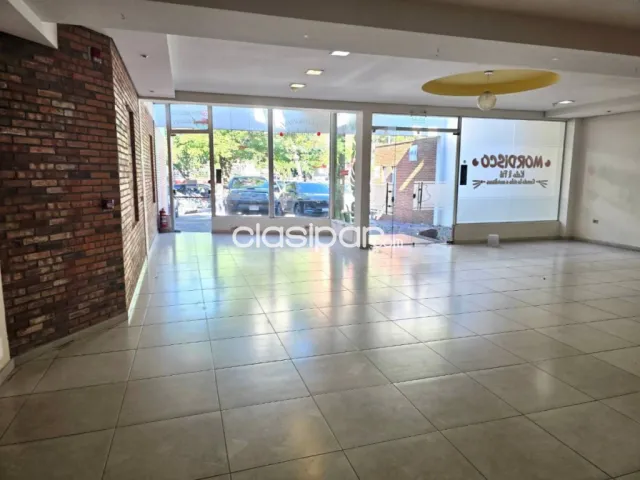 En Alquiler Local Comercial sobre Av. Dr. Guido Boggiani - Mariscal Estigarribia, foto 4