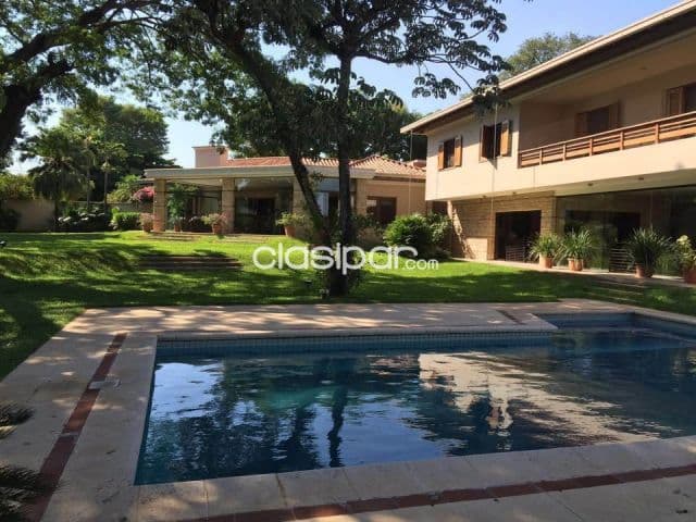 IMPONENTE RESIDENCIA📍 Ubicación Premium: Barrio Virgen del Huerto. Zona Brasilia