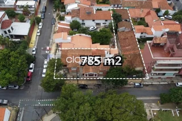 Residencia de Estilo Colonial sobre Gral Bruguez, foto 2