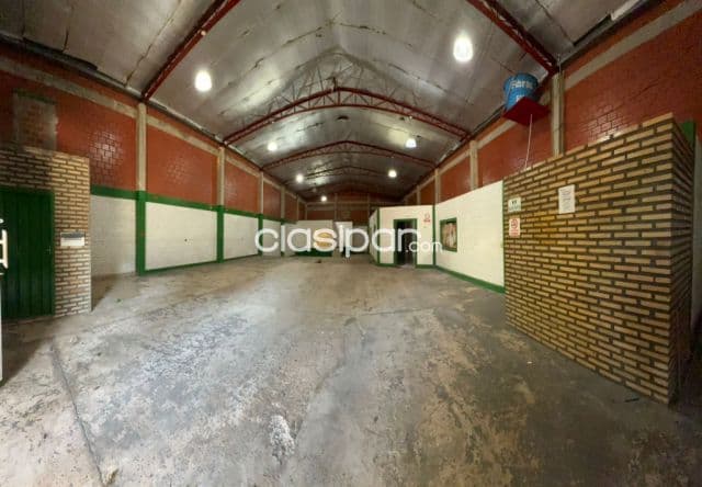 Tinglado en Mercado de Abasto | 371 m² | USD 173.000