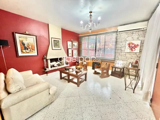 En Venta Casa de 4 Habitaciones a precio de terreno en Barrio Ciudad Nueva V134, foto 2