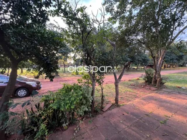 Remato casa en capiata ruta 1 km20 zona luisito frente a una plaza, foto 5