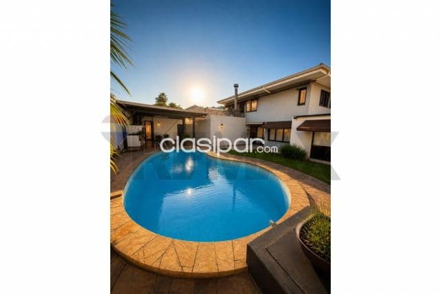 En venta importante propiedad en barrio mburicao, foto 1