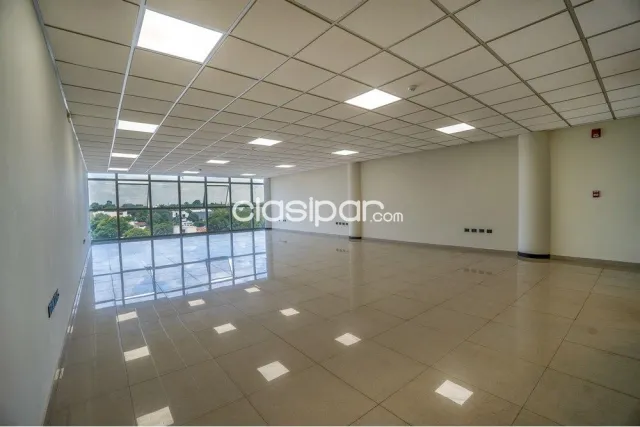 En Venta - Oficina en Sky Center, foto 2