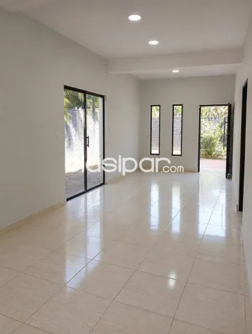 Casa c/ piscina en Ñemby límite con San Lorenzo!!, foto 3