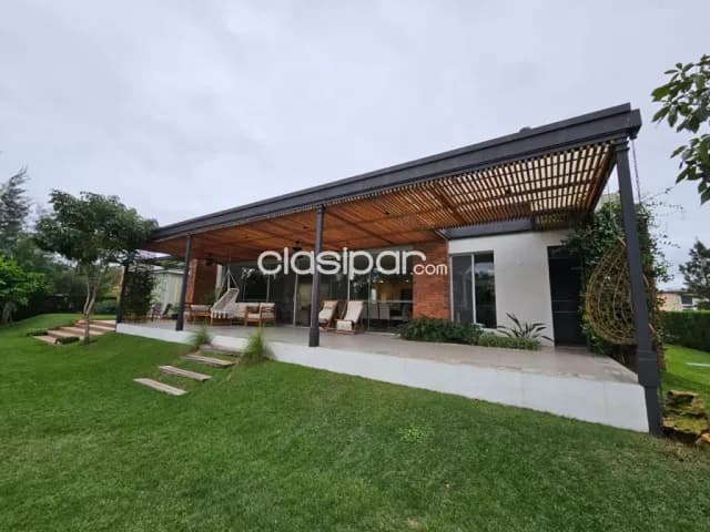 Exclusiva residencia en condominio surubii - Mariano Roque Alonso, foto 4