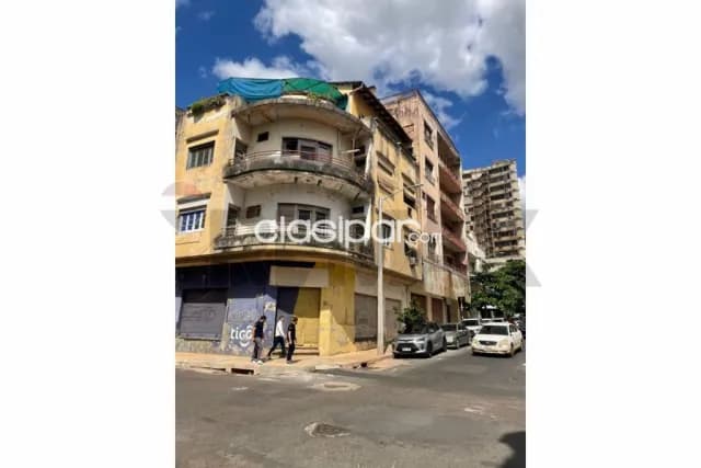 Edificio historico en esquina en el centro de asuncion, foto 4
