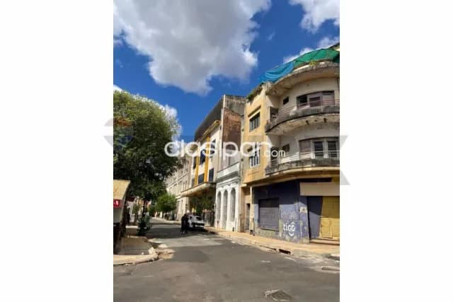 Edificio historico en esquina en el centro de asuncion, foto 5