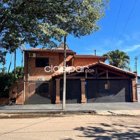 Amplia casa 4 dormitorios en valle apu’a lambare