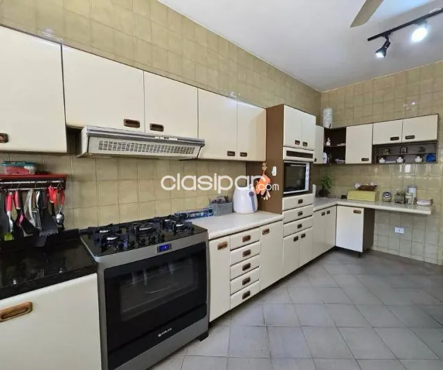 Majestuosa residencia de siete dormitorios en barrio mariscal lópez, Asunción, foto 3