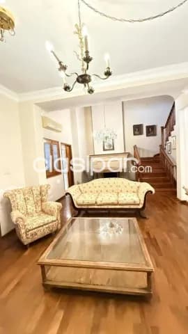 Exclusiva residencia de cinco dormitorios estilo clásico en barrio Las Mercedes, Asunción, foto 3