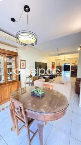 Exclusiva residencia de cinco dormitorios estilo clásico en barrio Las Mercedes, Asunción, foto 4