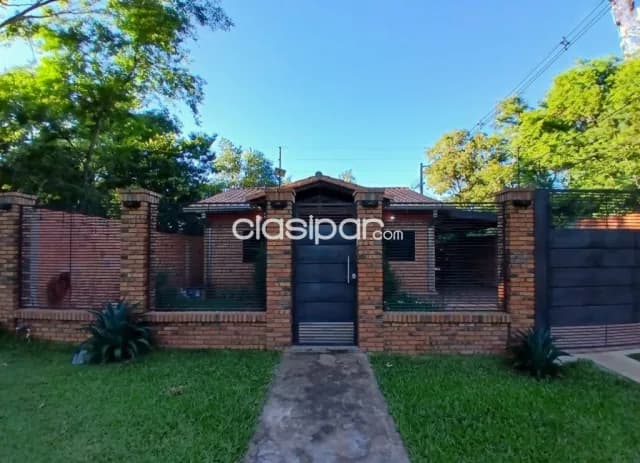 Casa de 2 dormitorios en esquina barrio Cañada Garay de Luque a una cuadra de la rut, foto 2