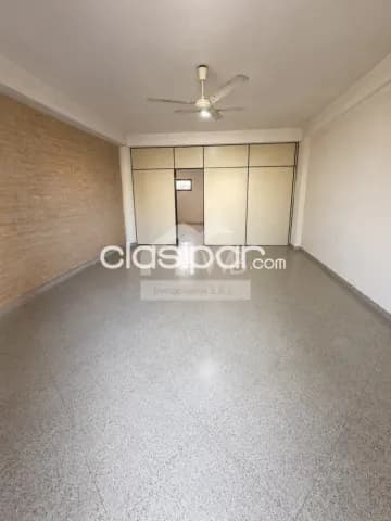 Salon comercial en Luque, foto 3