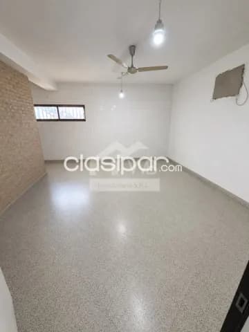 Salon comercial en Luque, foto 4