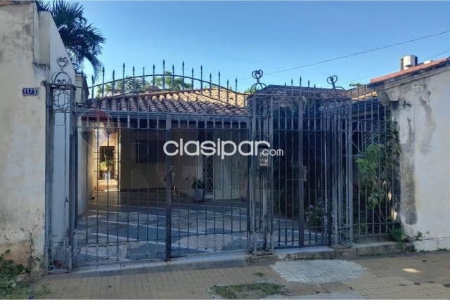 Casa con departamento independiente en sajonia
