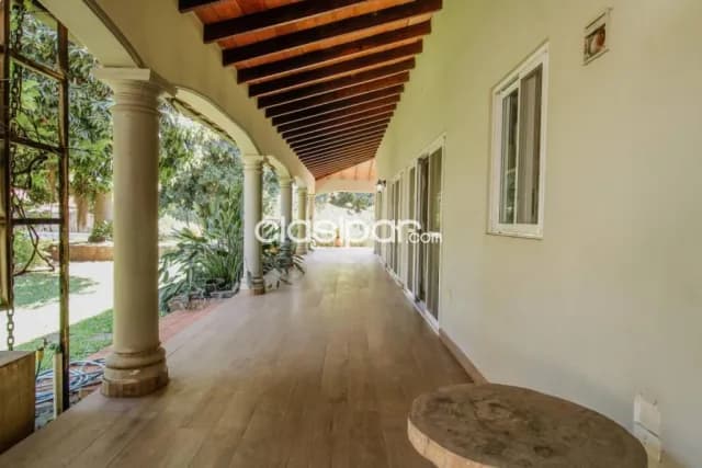 Amplia residencia con pileta de 1.500 m² en mcal. Estigarribia, Asunción, foto 2