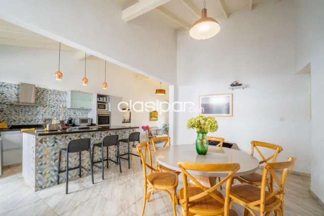 Casa de 450 m2 en el Barrio Vista Alegre de Asunción - CLHO8516031, foto 3