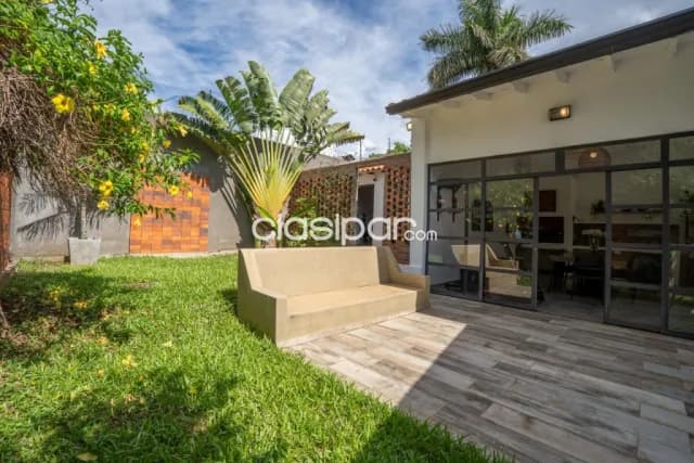Casa de 450 m2 en el Barrio Vista Alegre de Asunción - CLHO8516031, foto 5