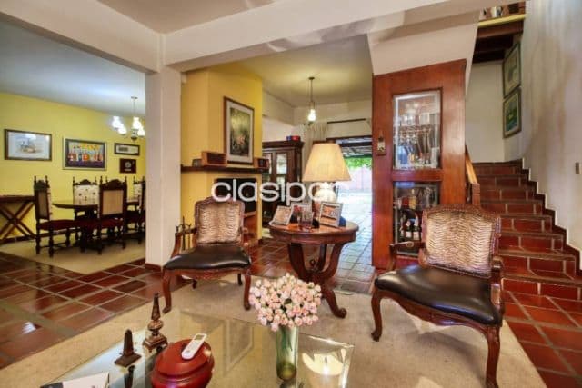 Casa en asuncion en ycua sati - denis roa