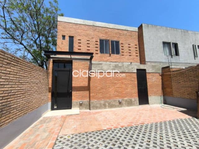 En venta duplex en San Lorenzo zona Laguna Grande