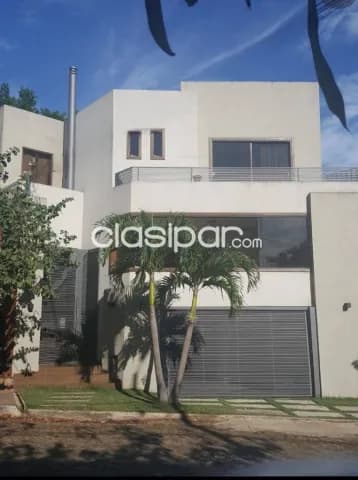 Hermosa e imponente residencia en barrio ykua sati, zona colegio goethe, foto 2