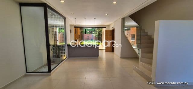 Dúplex 3 dorm. + 4 coch. Y gran jardín - Luque (cód. 1230)