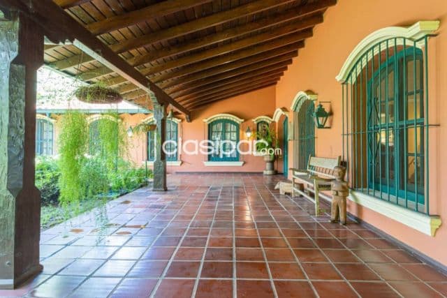 Casa en asuncion en san jorge - residencia estilo colonial
