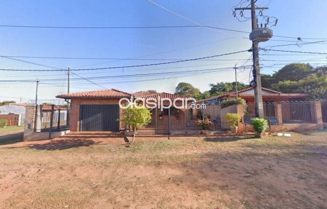Hermosa casa de 4 dormitorios y piscina en barrio san blas de Mariano Roque Alonso, foto 1