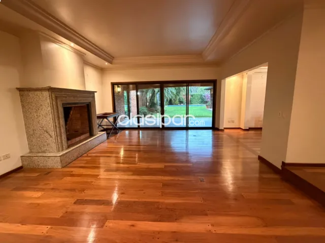 Residencia en venta en barrio Mburucuya, foto 5