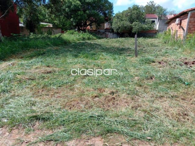 Terreno en primer barrio Luque