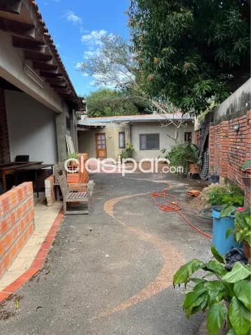 Amplia propiedad en barrio Jara, foto 5