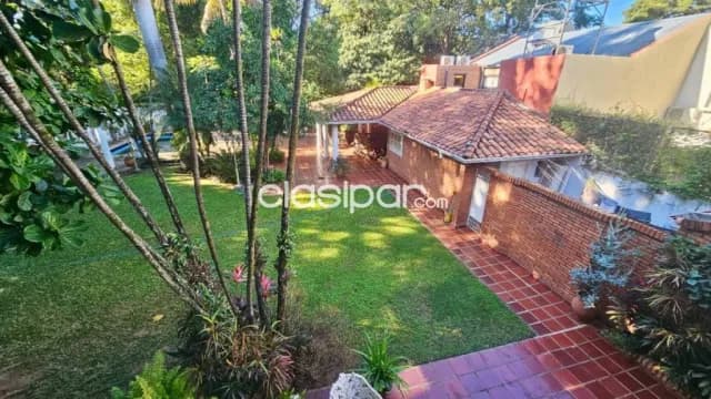 En venta amplia casa en barrio san cristóbal, Asunción, foto 3
