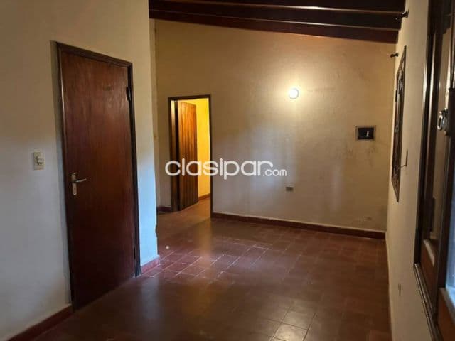 Casa en Villa Elisa - avda. Americo picco 450 m2 en planta baja
