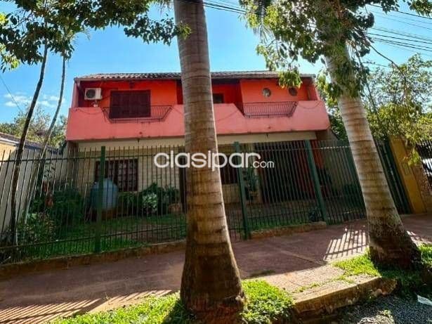 Casa en Luque - barrio america dos plantas 4 dormitorios