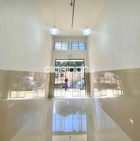 En Alquiler Salón Comercial en Esquina sobre Eusebio Ayala A536, foto 4