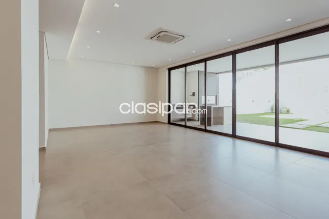 Amplia casa moderna en barrio mburucuyá, foto 3