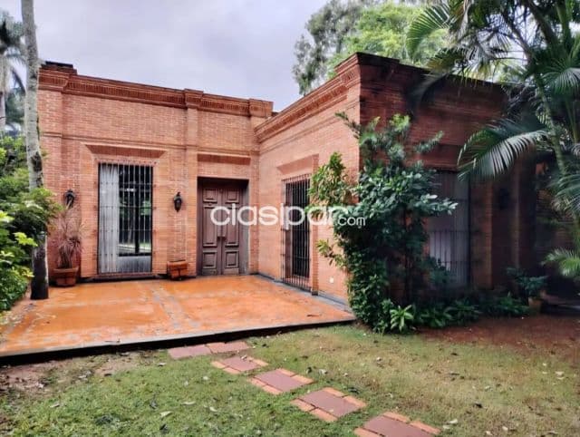 Z/ avda., sta. Teresa, shop. Del sol: Amplios ambientes, 3 suites, piscina, jardín, estaci