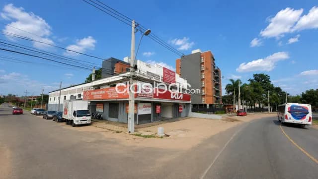 Salón comercial en esquina sobre la av. Elizardo aquino, Luque, foto 2